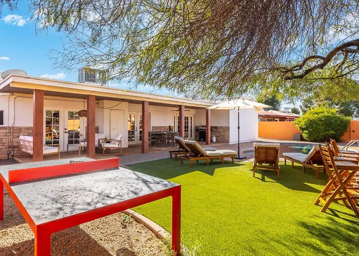 Holiday home Stylish 6br Pool Sleeps 12 Near Old Town