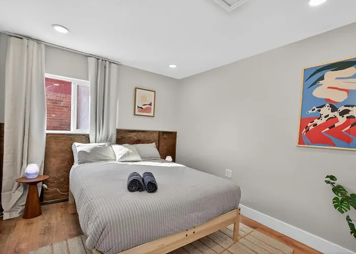 Holiday home Stylish 6br Pool Sleeps 12 Near Old Town