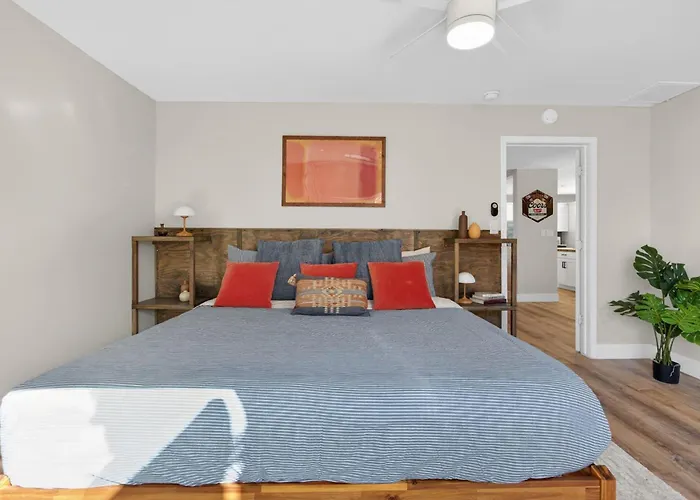 Stylish 6br Pool Sleeps 12 Near Old Town Scottsdale