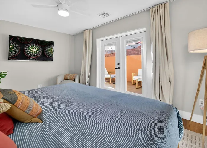 Stylish 6br Pool Sleeps 12 Near Old Town *