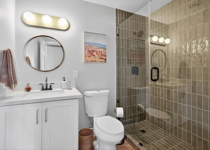Stylish 6br Pool Sleeps 12 Near Old Town Holiday home *